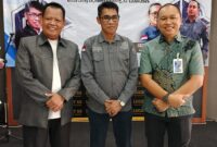 Caption : Perwakilan dari Kemenkum foto bersama Ketua Umum PJS Mahmud Marhaba